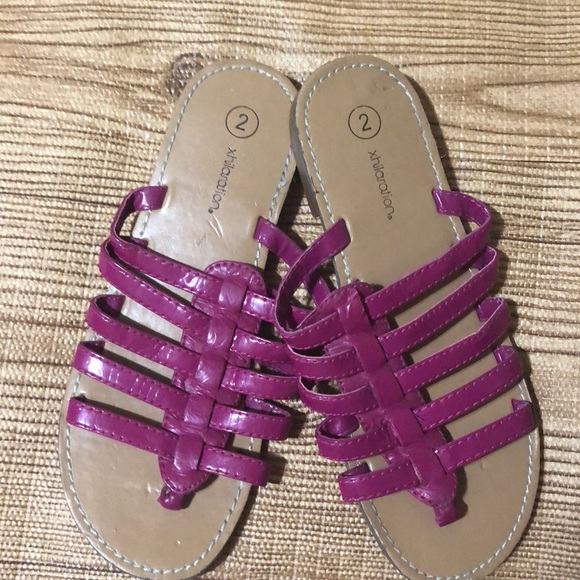 Pink Girl sandals - Picture 2 of 3